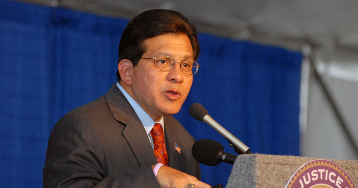 Alberto Gonzales, Bush's attorney general, endorses Kamala Harris, ...